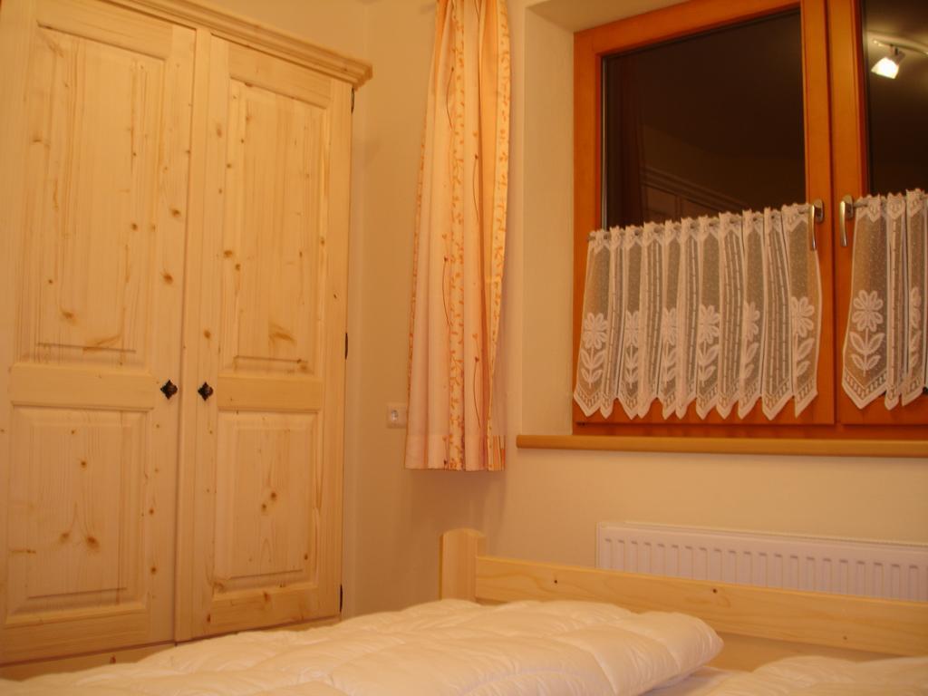 Haus Gfoeller Apartment Niederau Room photo
